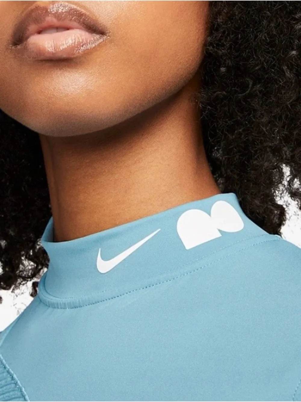 Nike Women’s Sky Blue Long-Sleeve Cropped Athletic Top